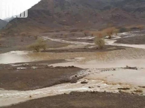 هطول أمطار متوسطة على مراكز شرق ينبع.. و"المدني" يحذر