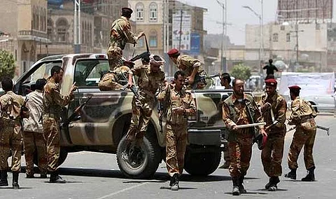 ساعات تحرير صنعاء اقتربت.. ونيران المدفعية تتجه للمطار
