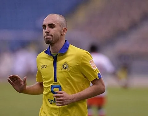 النصر يودع أدريان.. ويحذر الإعلاميين من حوارات اللاعبين
