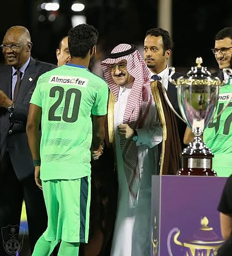 "فيفا" يهنئ الأهلي.. و CNN: اللقب أفضل بداية ممكنة للموسم