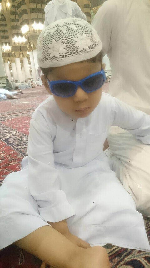 حدث في المدينة.. طفل برماوي كفيف يحفظ القرآن كاملاً وهو لا يتقن العربية