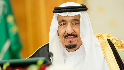 خادم الحرمين يأمر بصرف راتب شهر للمشاركين في عمليتي "عاصفة الحزم وإعادة الأمل"