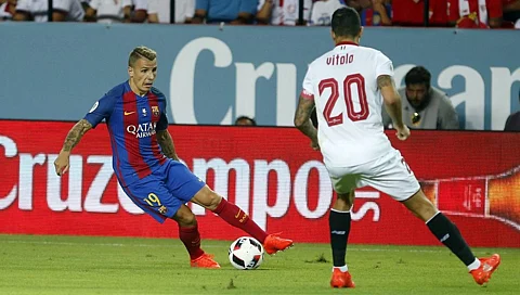 برشلونة يقطع نصف الطريق نحو التتويج بلقب كأس السوبر الإسباني