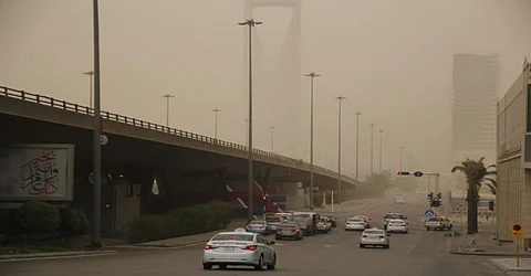 تنبيهات الإنذار المبكر في ساعة.. 7 مناطق والعاصمة حاضرة برياح نشطة