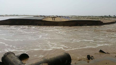شاهد.. "سبق" توثق الحصار والعزل والغرق لـ ١٥ قرية بـ "صبيا جازان"