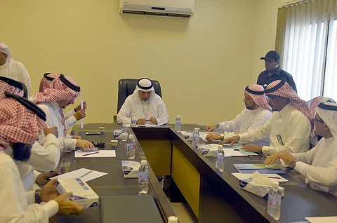 مدير جامعة جازان يناقش تفعيل الشراكة المجتمعية للتخصصات الصحية في المناطق النائية