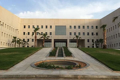 تخصيص 2850 وظيفة مستخدم لحراس وحارسات المدارس بإدارات التعليم