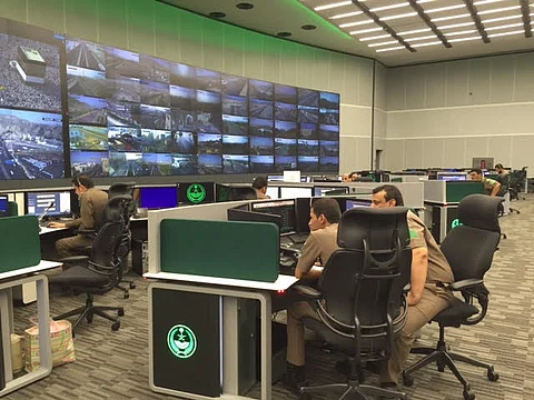 عمليات 911 بمكة.. 42 ألف اتصال خلال 24 ساعة