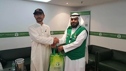 مكة.. الاحتفاء بصيني قطع 8150 كلم على دراجته لأداء فريضة الحج