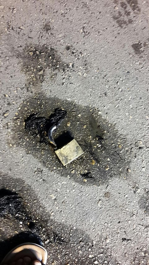 جريمة مبعثها جواز سفر.. يطعن زميله ثم يحرق جثته ومستودع سجاد بالرياض