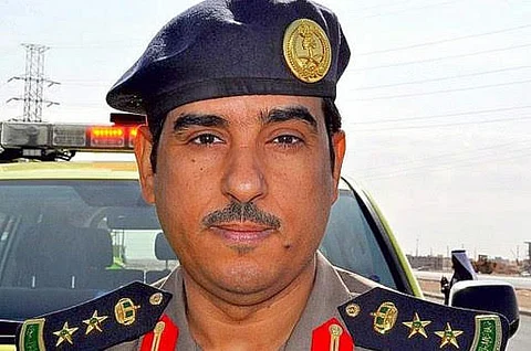 مدني حفر الباطن يخلى مجمعًا تجاريًا من المتسوقين إثر تماس كهربائي