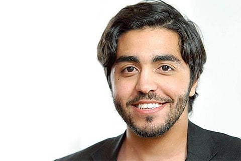 شاهد.. مبتعث سعودي يلتقي أمه أمام حضور ملتقى "جرب" بعد غياب عام كامل