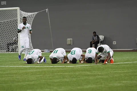 الأخضر الشاب يتوج بالبطولة الخليجية بتغلبه على البحرين بثلاثية