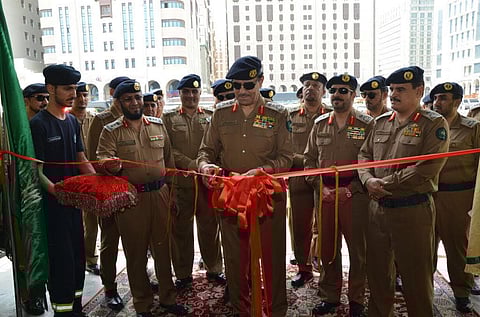 "العمرو" يزور مقر أول فرقة للدفاع المدني بالمدينة المنورة