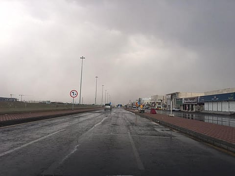 أمطار على المدينة المنورة ومراكزها .. و"الأرصاد" تُطلق تنبيهاً متقدماً