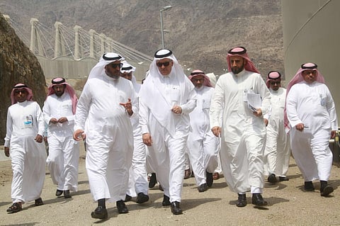 "الفضلي" يتفقد مرافق التحلية وشركة المياه في المشاعر المقدسة