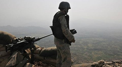 الطوال .. استشهاد امرأة وإصابة رجل وابنه إثر سقوط مقذوف عسكري