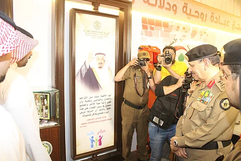 شاهد.. معرض المخدرات يستوقف "المحرج" ويعيد ذكرياته الجميلة