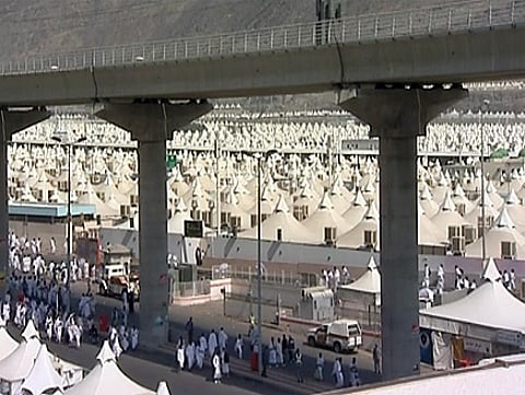 ضيوف الرحمن يبيتون الليلة في مشعر منى