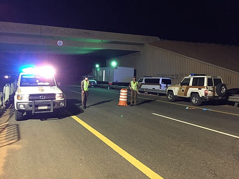 شاهد.. "سبق" ترصد استعداد شرطة حائل لحركة الحجاج على طريق المدينة