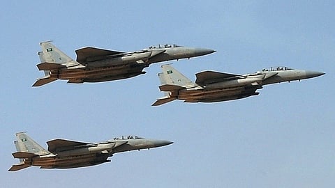 مقاتلات سعودية تقضي على قادة للميليشيات أثناء اجتماعهم بكهف قبالة الحدود