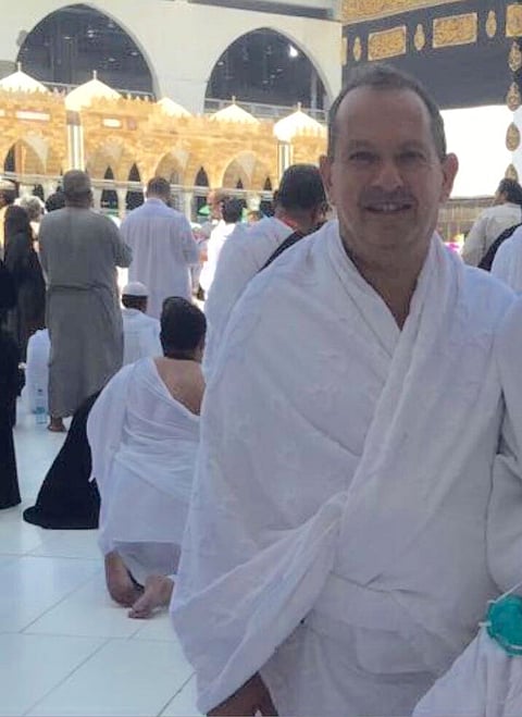 السفير البريطاني من داخل المشاعر: أسلمت عندما عرفتُ الإسلام على حقيقته