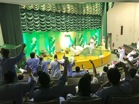 مجمع الأمل بالرياض يحتفل مع نزلائه ونزيلاته باليوم الوطني 86