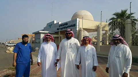أولياء أمور: مدير تعليم جازان رفض استقبالنا.. أنصفنا يا وزير التعليم