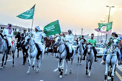 مسيرة للخيل تجوب شوارع الطائف.. والفرسان يبتهجون باليوم الوطني