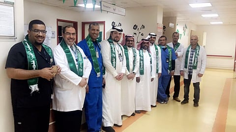 "صحة الطائف" تقلد منسوبيها وشاح العلم السعودي في ذكرى اليوم الوطني