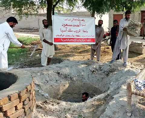 اتحاديون ينشئون بئرًا في باكستان صدقة جارية لأحمد مسعود