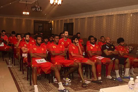 القادسية : الاحتراف تحاضر لاعبي الفريق الأول