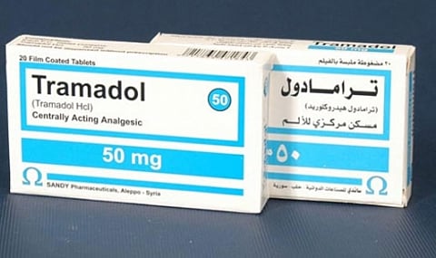 "رأي طبي" ينقذ مقيماً من عقوبة حيازة "حبوب الترامادول" المحظورة