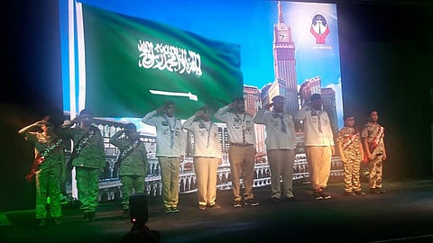 شاهد.. ١٠٠ مدرسة بالجبيل تحتفل باليوم الوطني الـ86