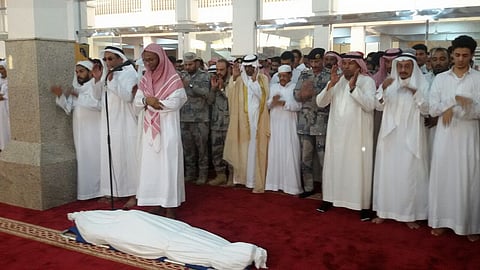 الجموع تشيع جثمان شهيد الوطن العريف العزي