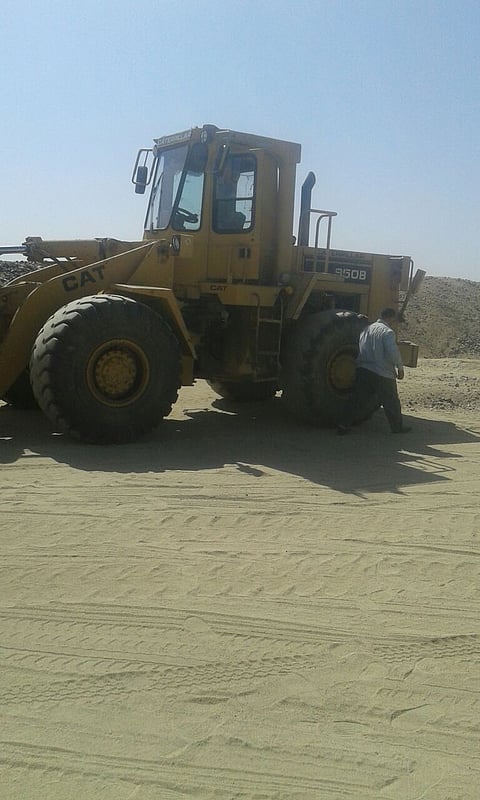 ضَبْط عاملين تورَّطا في نقل وبيع بطحاء ورمال الأودية بـ"تربة"