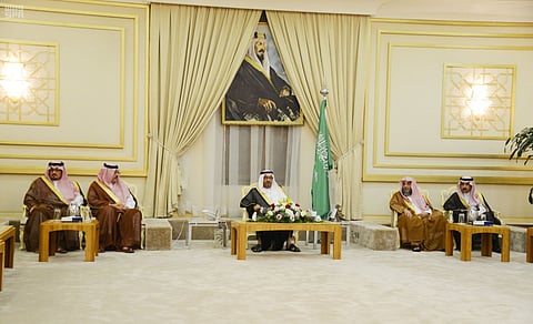 أمير حائل يستقبل الأهالي والمسؤولين ويتسلم تقرير "هيئة الأمر بالمعروف"