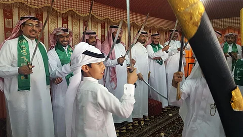 السيف السعودي والخنجر اليمني في احتفالات اليوم الوطني للمملكة