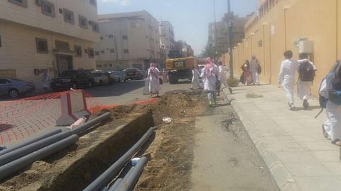 بعد "الخندقية" المهددة لطلاب بالطائف.. "الكهرباء": غداً سينتهي التنفيذ والدفن