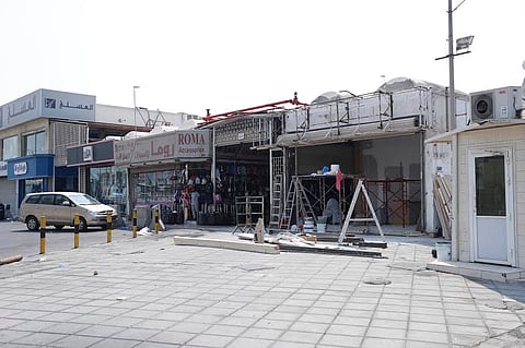 أمانة جدة تشعر رجل أعمال استولى على شارعين وحولهما لسوق شعبي بالإخلاء