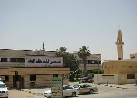 طفلة تبتلع خرزة مسبحة أثناء لعبها بحفر الباطن .. و15 دقيقة تُنقذ حياتها