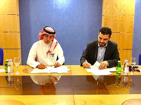 "السعودية للتموين" توقع اتفاقية قبول ركاب أعضاء نادي السفر العالمي