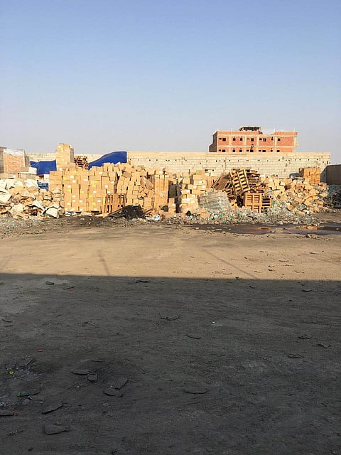 الإطاحة بوافدين أثناء سرقة محتويات مستودع بجدة