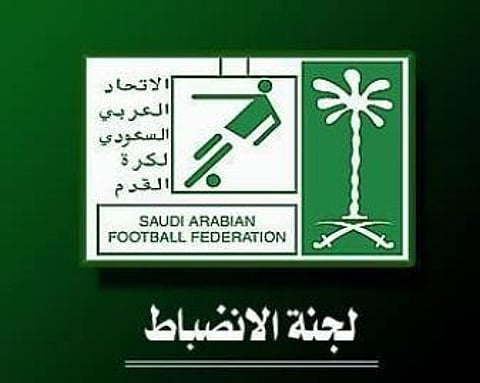 "الانضباط" تُغرم "بادغيش" و"أنجوس" و"مساعد مدرب الأهلي المقال"