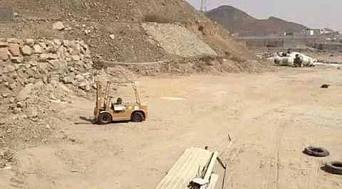 بالفيديو.. مواطن يكشف استيلاء المقيم السوري على أرض ورود جدة رغم تصريحات الأمانة