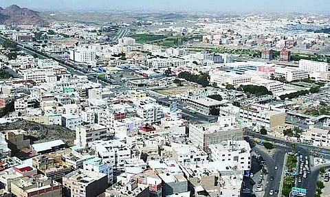 مقتل آسيوي داخل مسكنه بطعنة سكين.. والبحث عن قاتله الإثيوبي بحوية الطائف