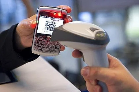 الإمارات تحذّر مواطنيها: الهواتف الشخصية تخضع للتفتيش في المطارات الأمريكية