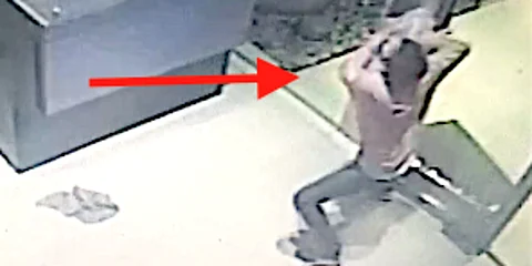 بالفيديو .. لحظة فارقة بين الحياة والموت
