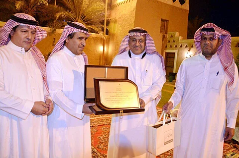 فرع العمل بالرياض يكرم "المنيع" ويستقبل المدير الجديد