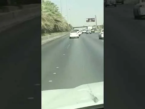 فيديو.. تعرّف على تفاصيل "حادث الـ3 السيارات" بالرياض وطبيعة المتسبب